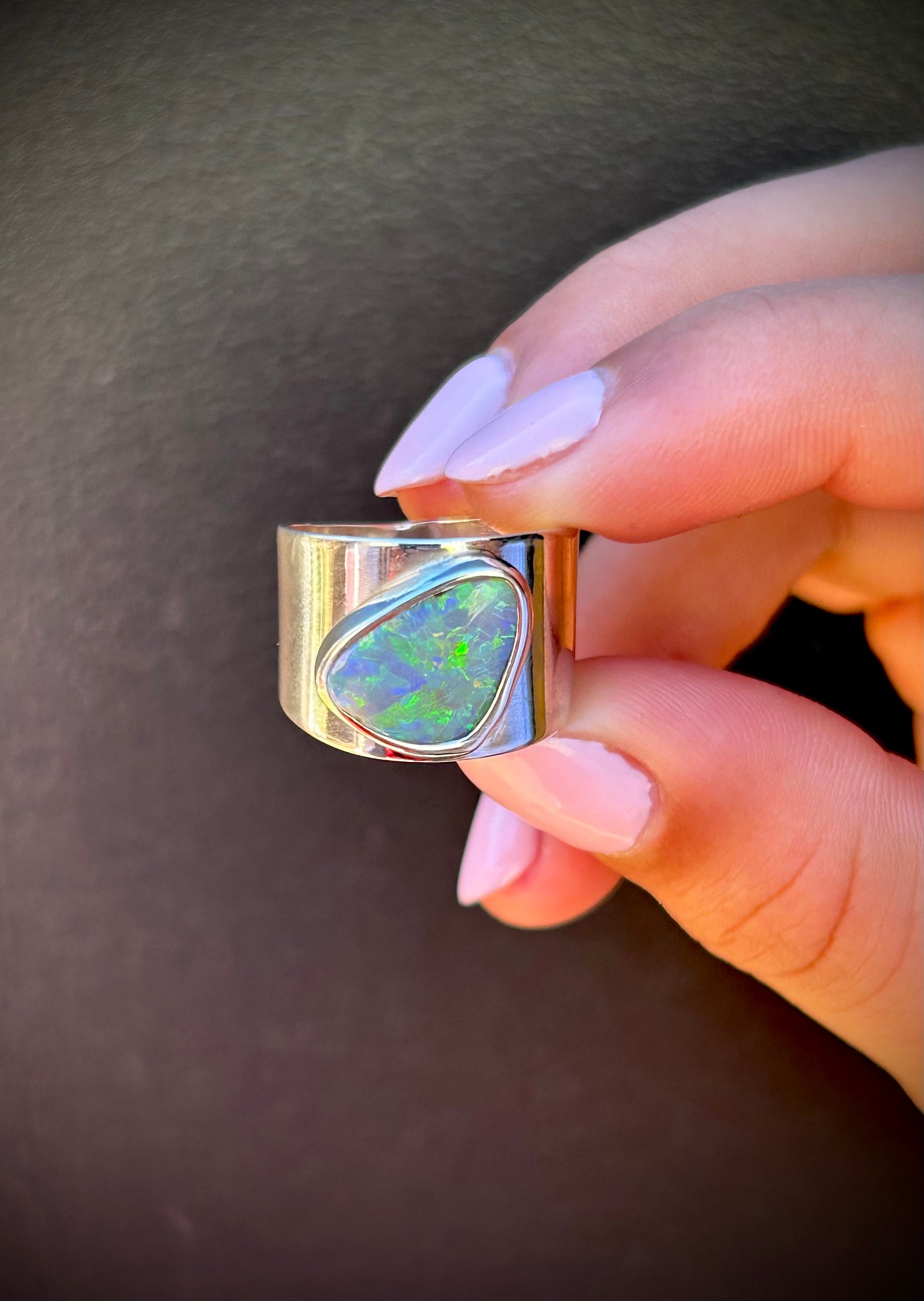 The stone whisper - 2ct solid opal