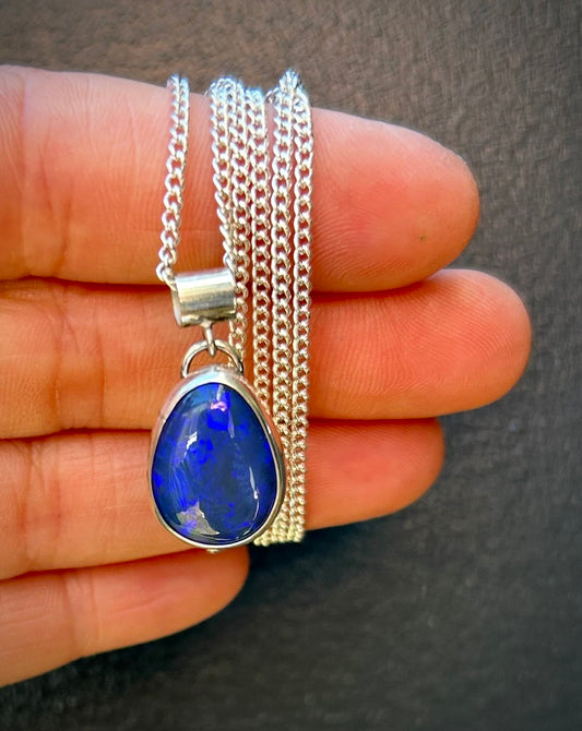 Royal Blue Pendant - 6.10ct