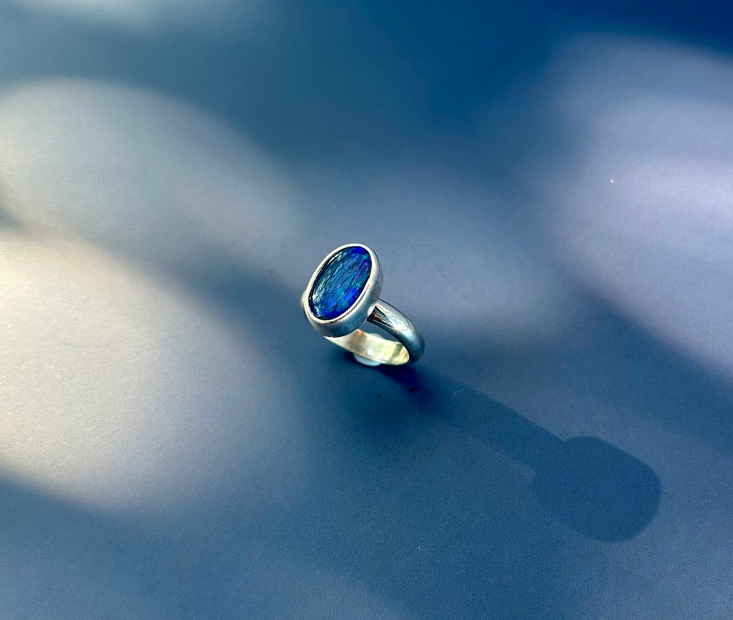 Aurora's wave - 3.10 solid opal stone