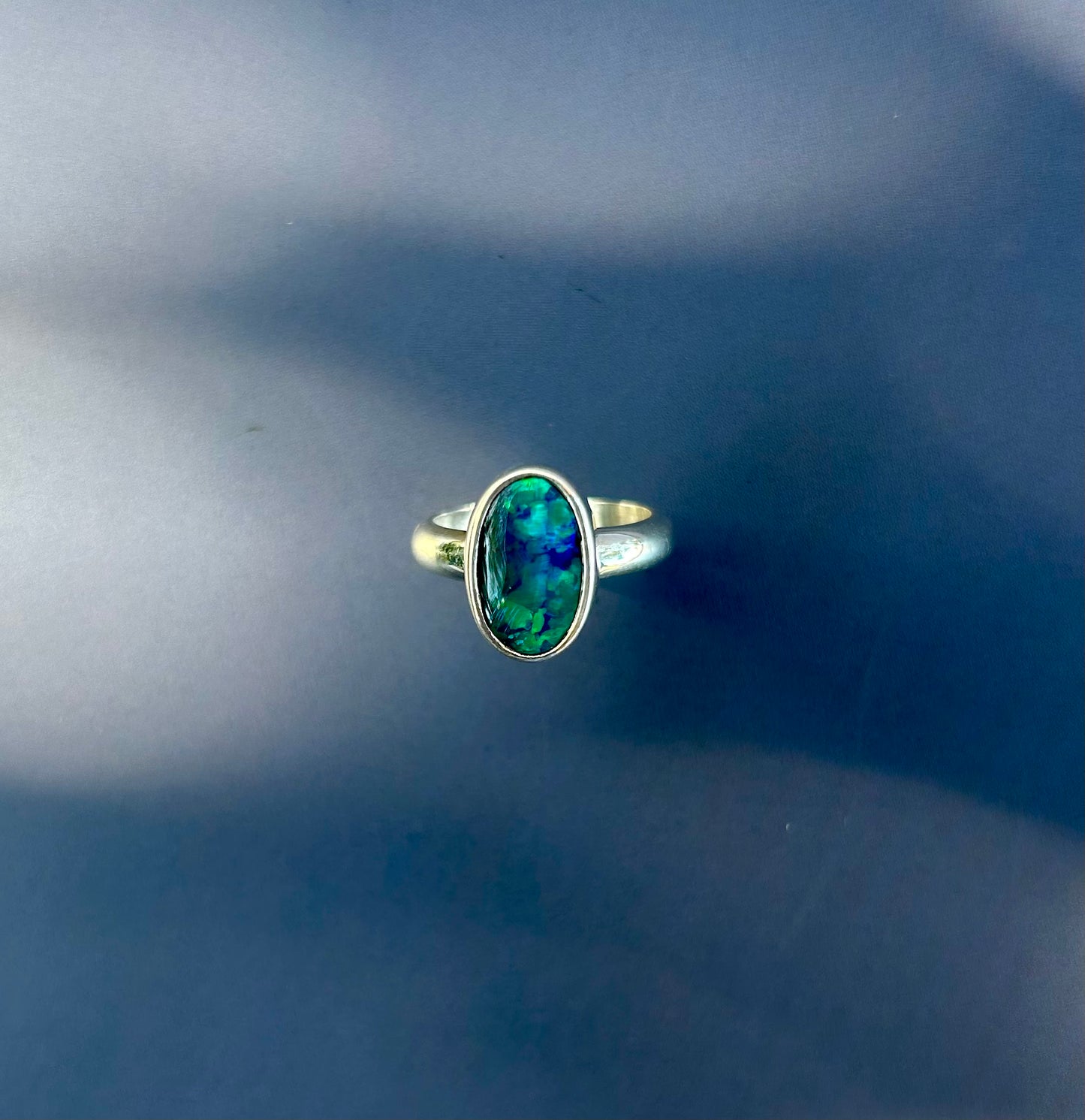 Aurora's wave - 3.10 solid opal stone